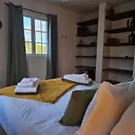A Casa Do Comandante - Piscina E Jardim Guest house