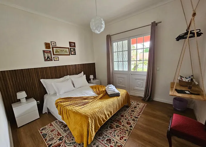 Gasthuis A Casa Do Comandante - Piscina E Jardim Lagoa (Azores)